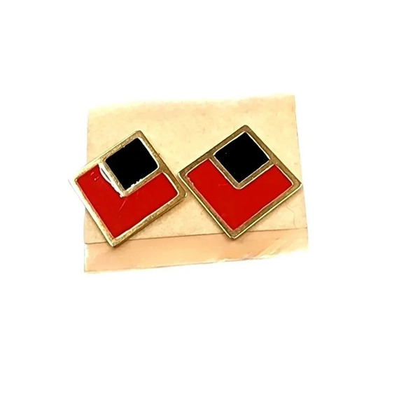 VINTAGE NAPIER RED BLACK ENAMEL SQUARE STUD EARRINGS - Picture 1 of 2